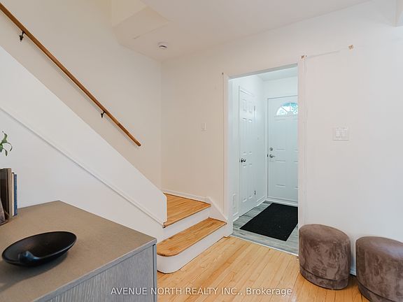 4th image of 2730 Colman St #2732