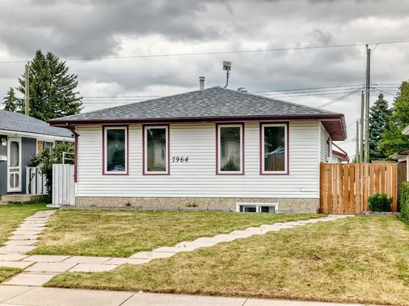 7964 W Huntington Rd NE, Calgary, AB T2K 5A3