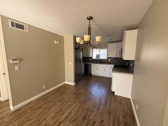 3rd image of 4038 Argyle Dr