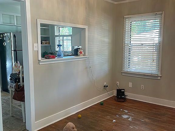5th image of 1085 Park Ct