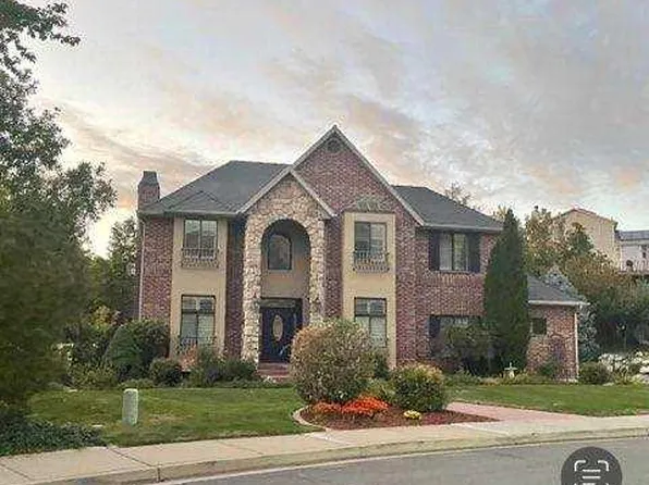 2319 E Canyon View Dr, Layton, UT 84040