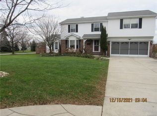 173 Pleasant View Dr, Lancaster, NY 14086