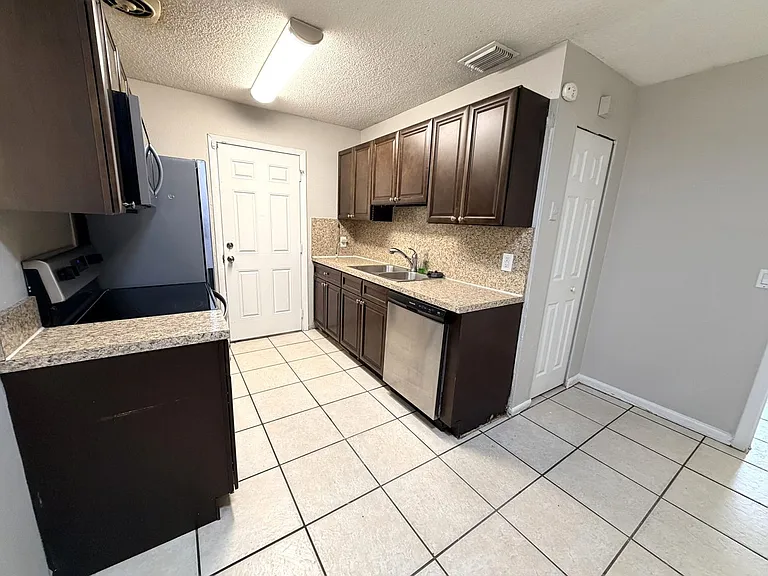 7152 Koleda Dr — Photo 4
