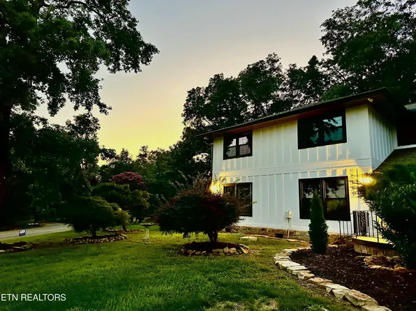 12000 S Fox Den Dr, Knoxville, TN 37934