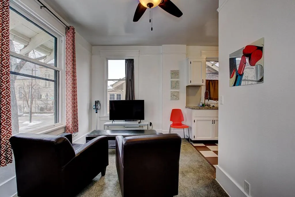 712 N 8th St Apt 3 — Photo 2