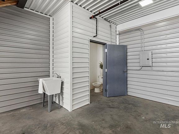 4th image of 1453 S Main Unit 9