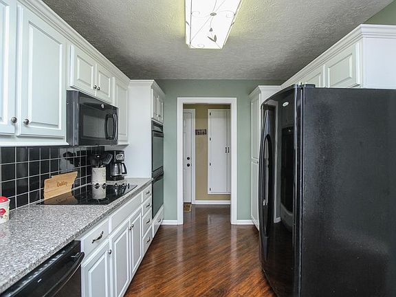 5th image of 3427 Esquire Dr