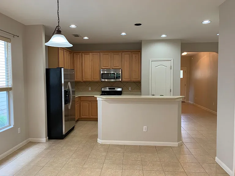 2044 Amur Dr — Photo 5