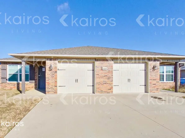 5004 Thomas St #A, Siloam Springs, AR 72761