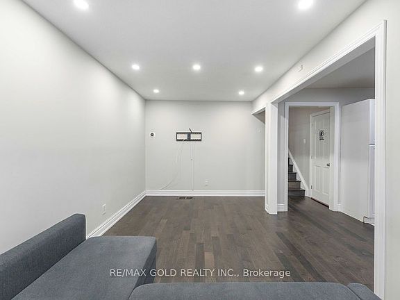 4th image of 44 Wilton Dr