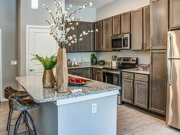 5th image of 301 Continental Pkwy APT 201-202