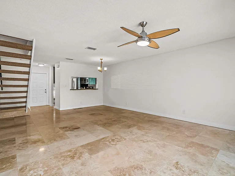 2700 S Oakland Forest Dr #305 — Photo 8