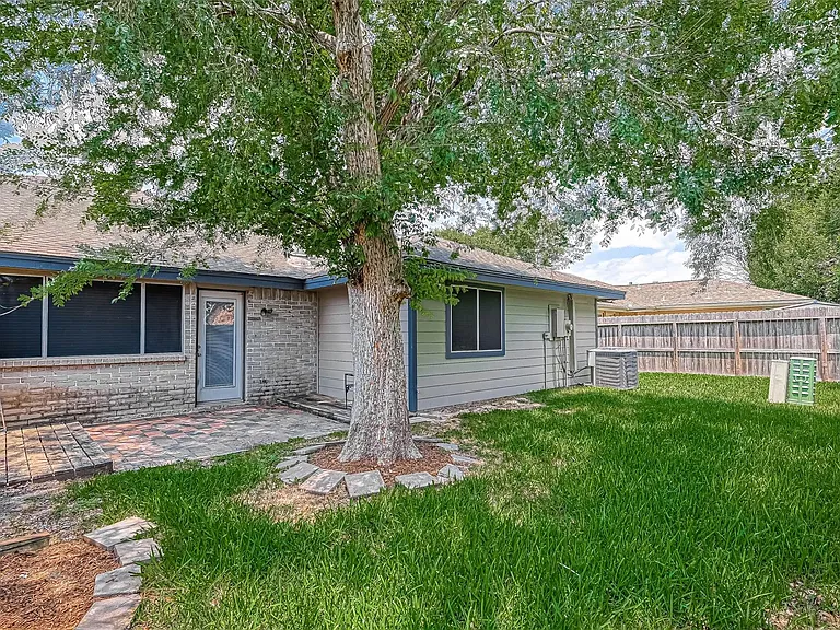 2235 Sentinal Oaks St — Photo 33