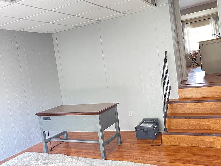 216 N East St — Photo 18