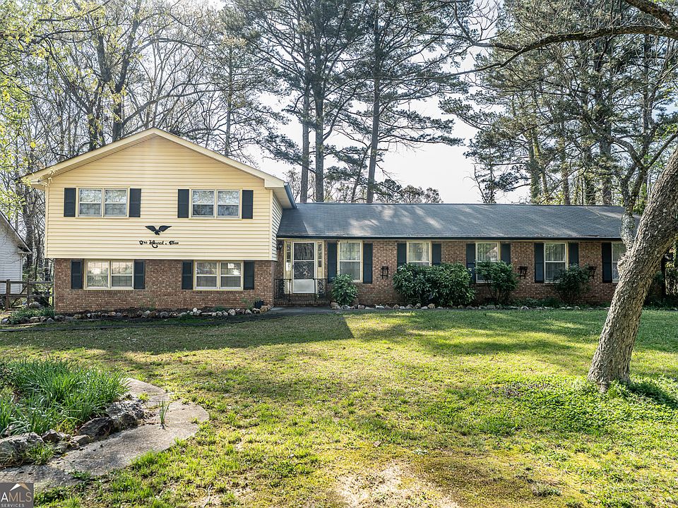 1st image of 103 Rolling Oaks Dr NW