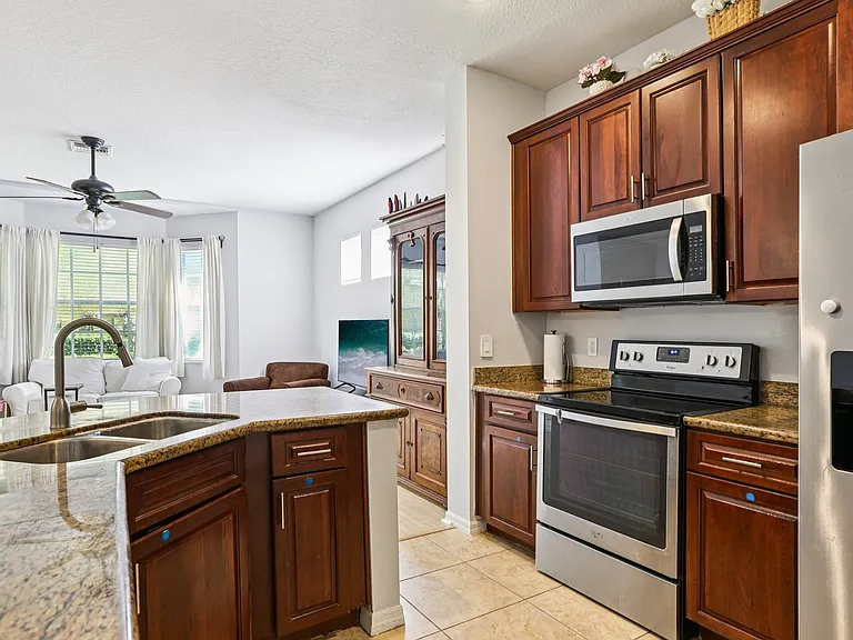 7435 Arlington Grove Cir #A — Photo 6