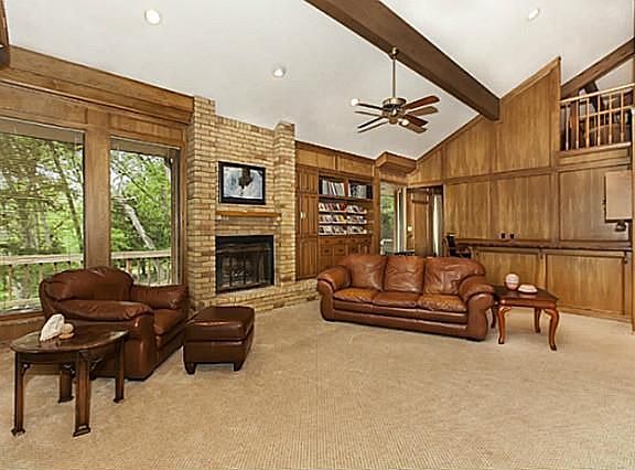 2nd image of 400 Chaparral Ln