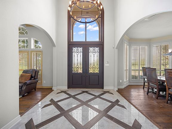 4th image of 6050 Oak Hollow Dr