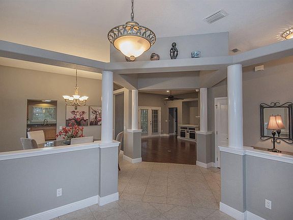 3rd image of 5761 Dunbar Cir