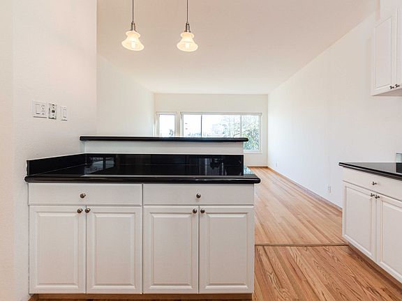 5th image of 2080 Gough St #207