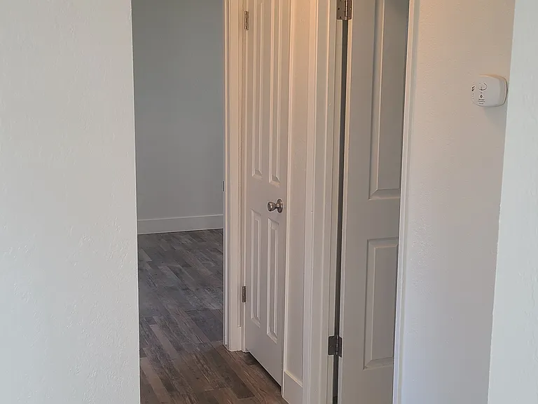 194 S Elm St #A — Photo 5