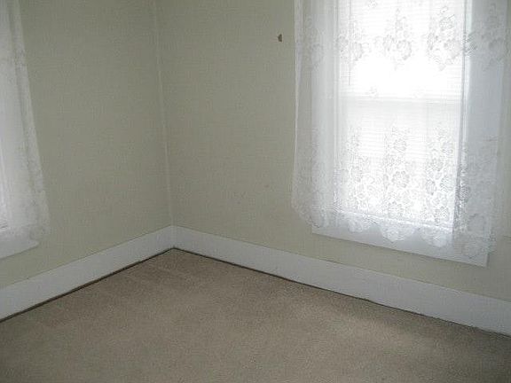 5th image of 118 S Herrington St