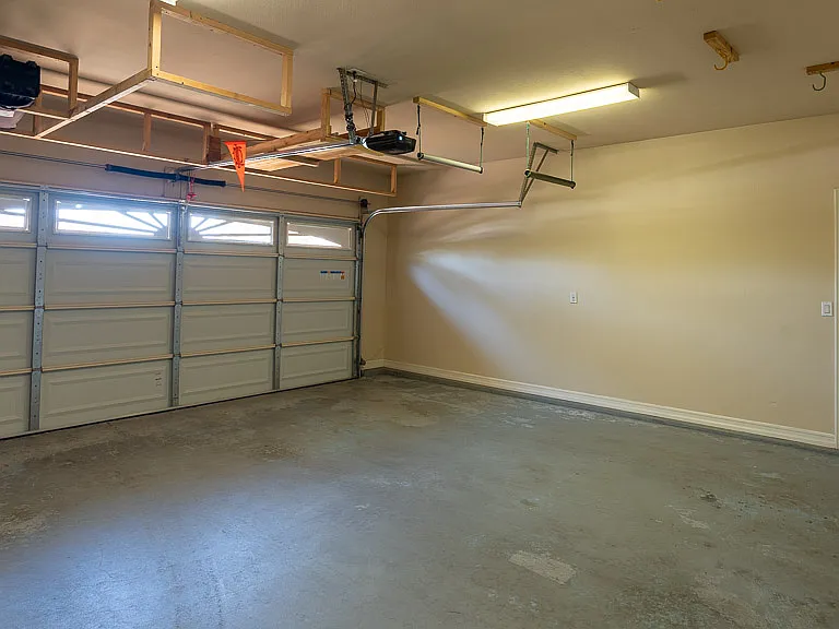 525 12th St — Photo 33