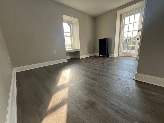 4th image of 1033 Collings Ave APT 3