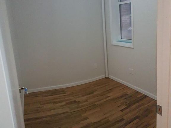 5th image of 293 Grove St APT 01R