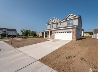 2095 Gunnison Ln, Monroe, MI 48162