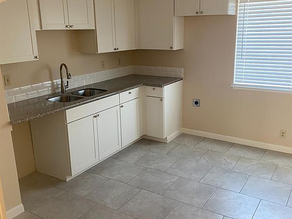 4th image of 2420 Oxford Way APT 45