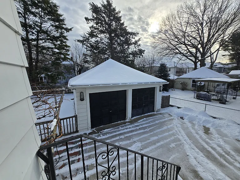 173 School St — Photo 28