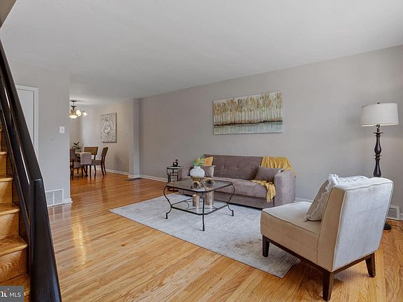 5th image of 6117 Lawndale Ave