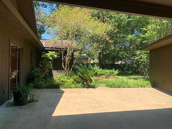 5th image of 1124 Bernadette Dr