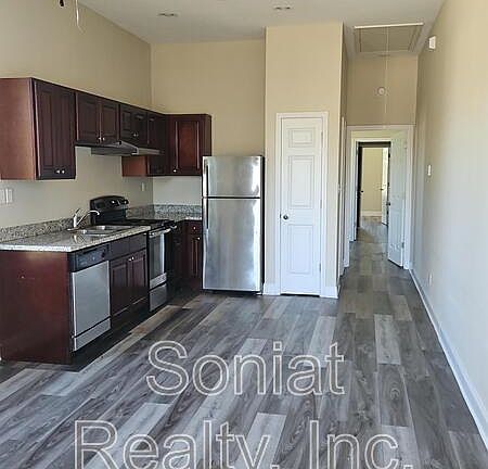5th image of 3145 Piety St