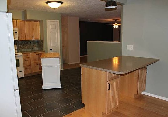 3rd image of 9123 Park Dr
