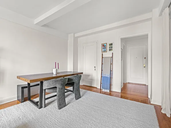 201 West 16th Street image 2 of 9