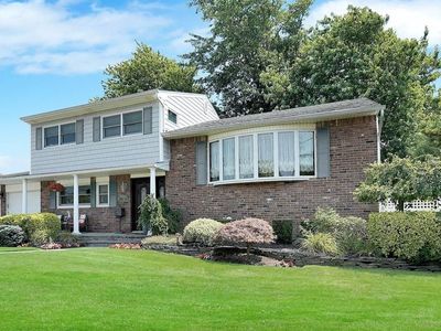 36 Stillwater Avenue, Massapequa, NY, 11758