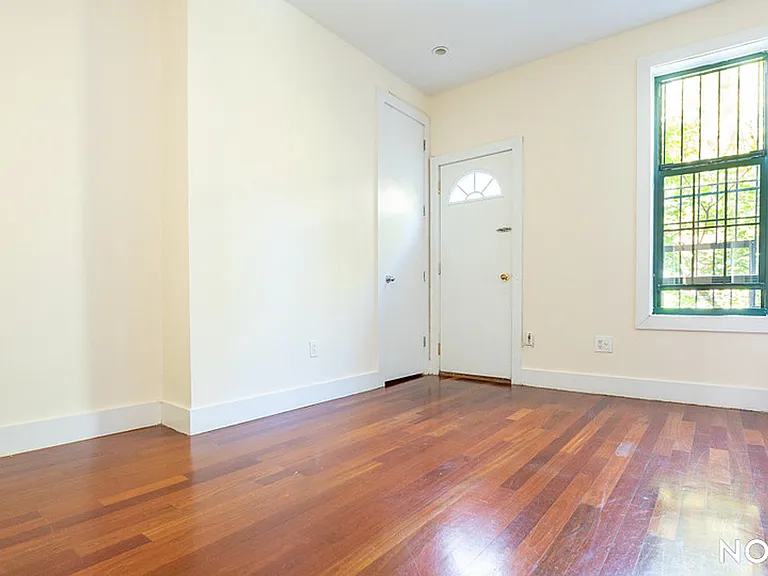 757 Hart St #3R — Photo 10