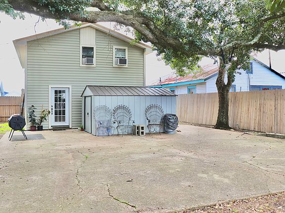 2nd image of 603 Poplar St