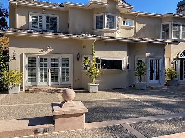 1st image of 35 Stacey Ct