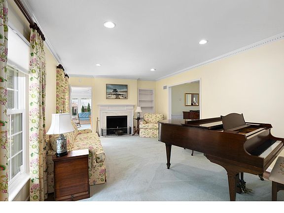 5th image of 10137 Ingleside Dr