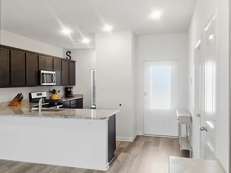8125 White Spruce Rd — Photo 3