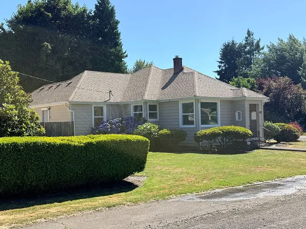 420 E Santiam St, Stayton, OR 97383