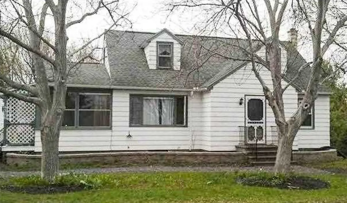 4 bed, 1.0 bath, 1332 sqft, $2,000 — Photo 1