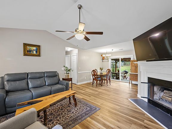 5th image of 908 Watts Hill Rd