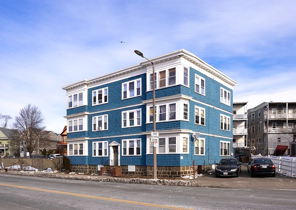 2nd image of 130 Talbot Ave