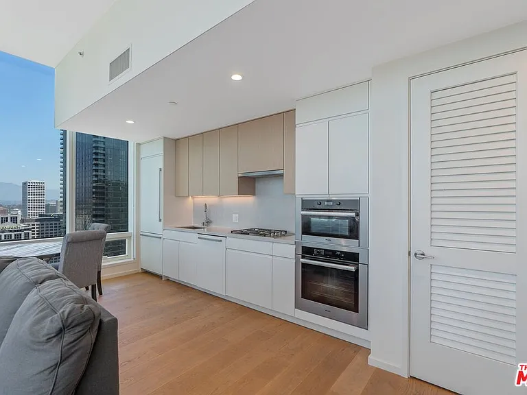 877 Francisco St #4202 — Photo 8