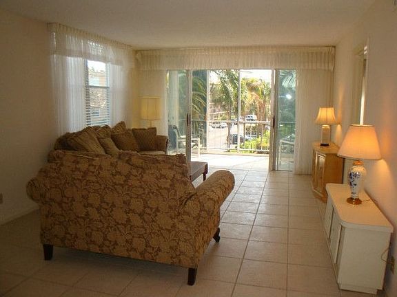 5th image of 2010 S Federal Hwy APT I301