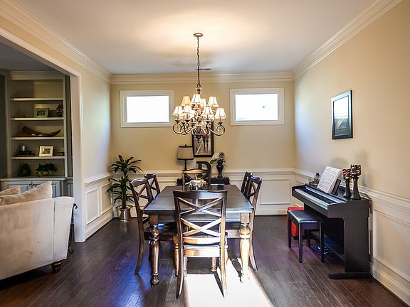 3rd image of 104 Cornerstone Pl
